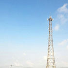 Telecomunicationのための電流を通された3脚の鋼鉄管状タワー