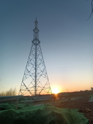 Gsm 5gの通信塔のFmのラジオのアンテナおよびマイクロウェーブ高いマスト